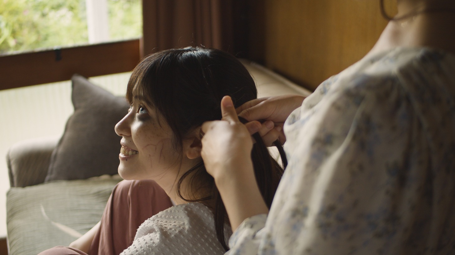 「噛む家族」場面写真