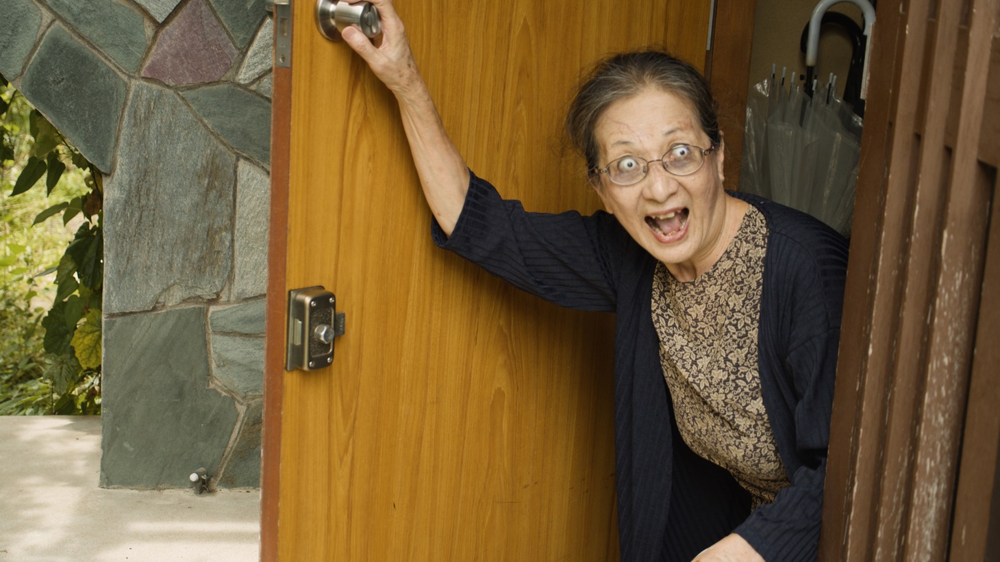 「噛む家族」場面写真