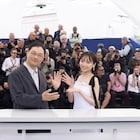 齊藤京子「夢にも思ってなかった」、カンヌ映画祭で「恋愛裁判」監督・深田晃司と笑顔