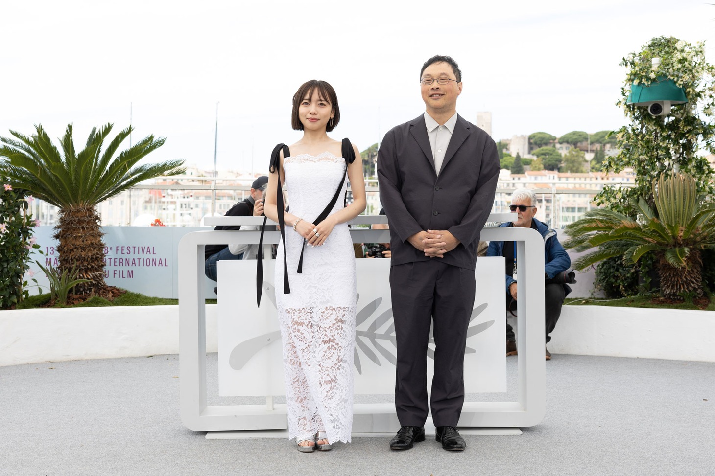 左から齊藤京子、深田晃司 ©Kazuko Wakayama