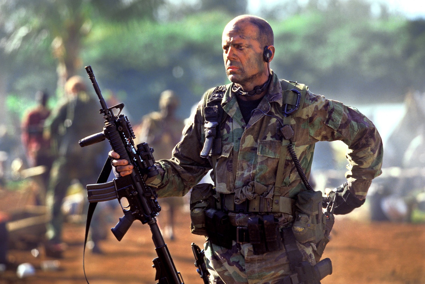 「ティアーズ・オブ・ザ・サン」場面写真 ©︎2003 Revolution Studios Distribution Company, LLC. All Rights Reserved.
