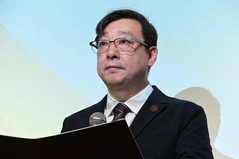 ドン・グアンフイ（鄧光輝）