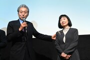 スペシャルゲストとして登場した鳩山由紀夫（左）と鳩山幸