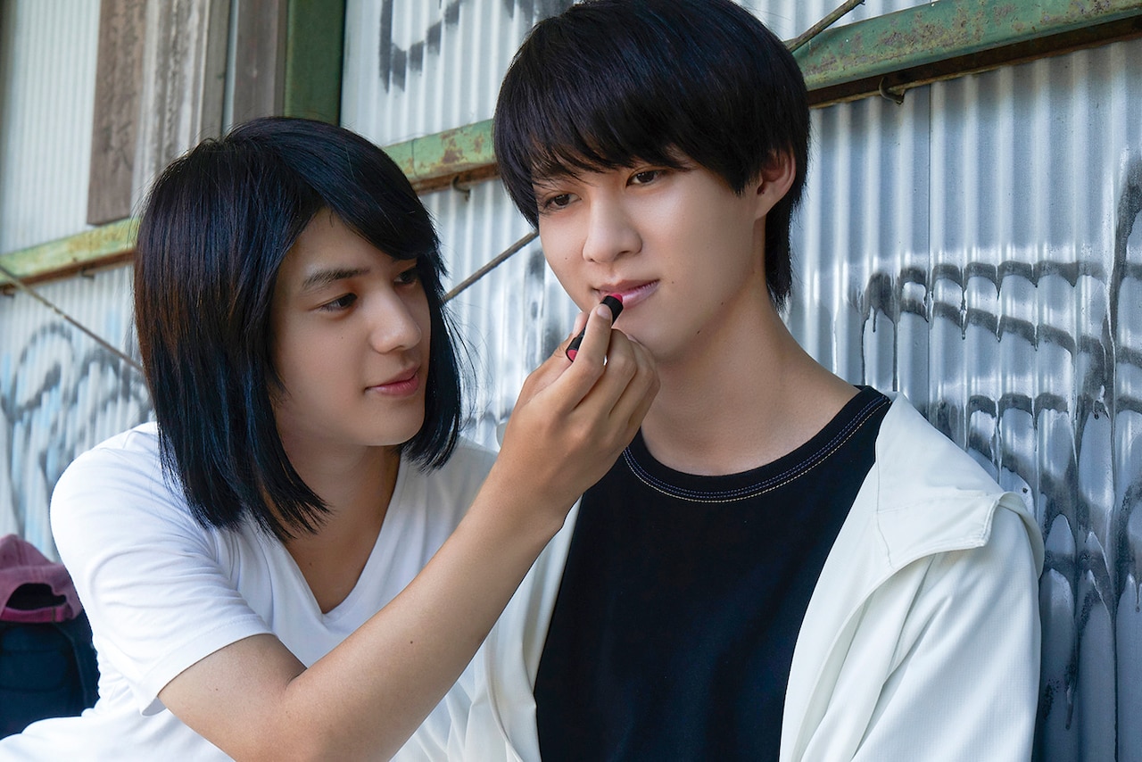 荒木飛羽と曽野舜太の屋上シーン収めた劇場版「スメルズ ライク グリーン スピリット」予告