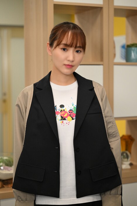 蒼沢夏凜役の菅井友香