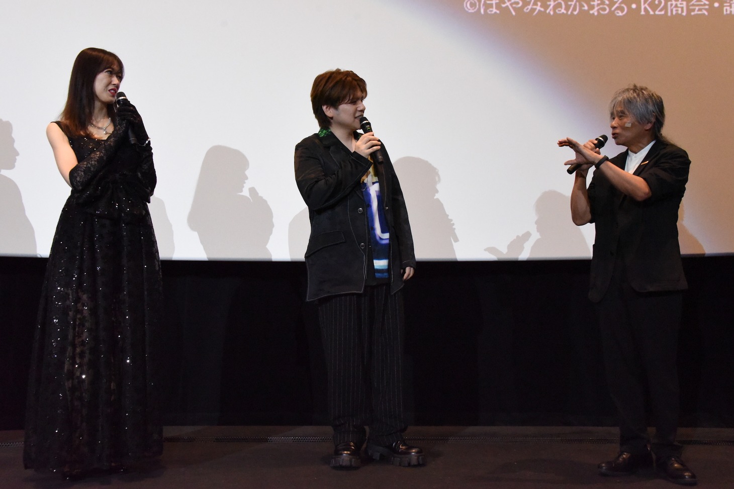 左から大和悠河、内田雄馬、はやみねかおる