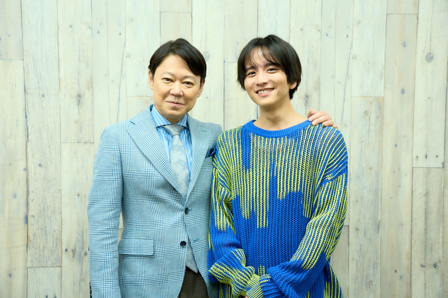 左から阿部サダヲ、板垣李光人