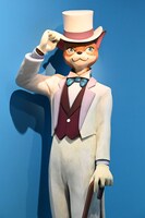 観客を出迎えるバロン ©1995 Aoi Hiiragi, Shueisha/Hayao Miyazaki/Studio Ghibli, NH