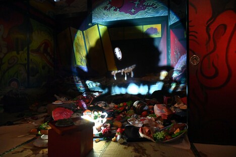 「千と千尋の神隠し」より、暴走したカオナシ ©2001 Hayao Miyazaki/Studio Ghibli, NDDTM