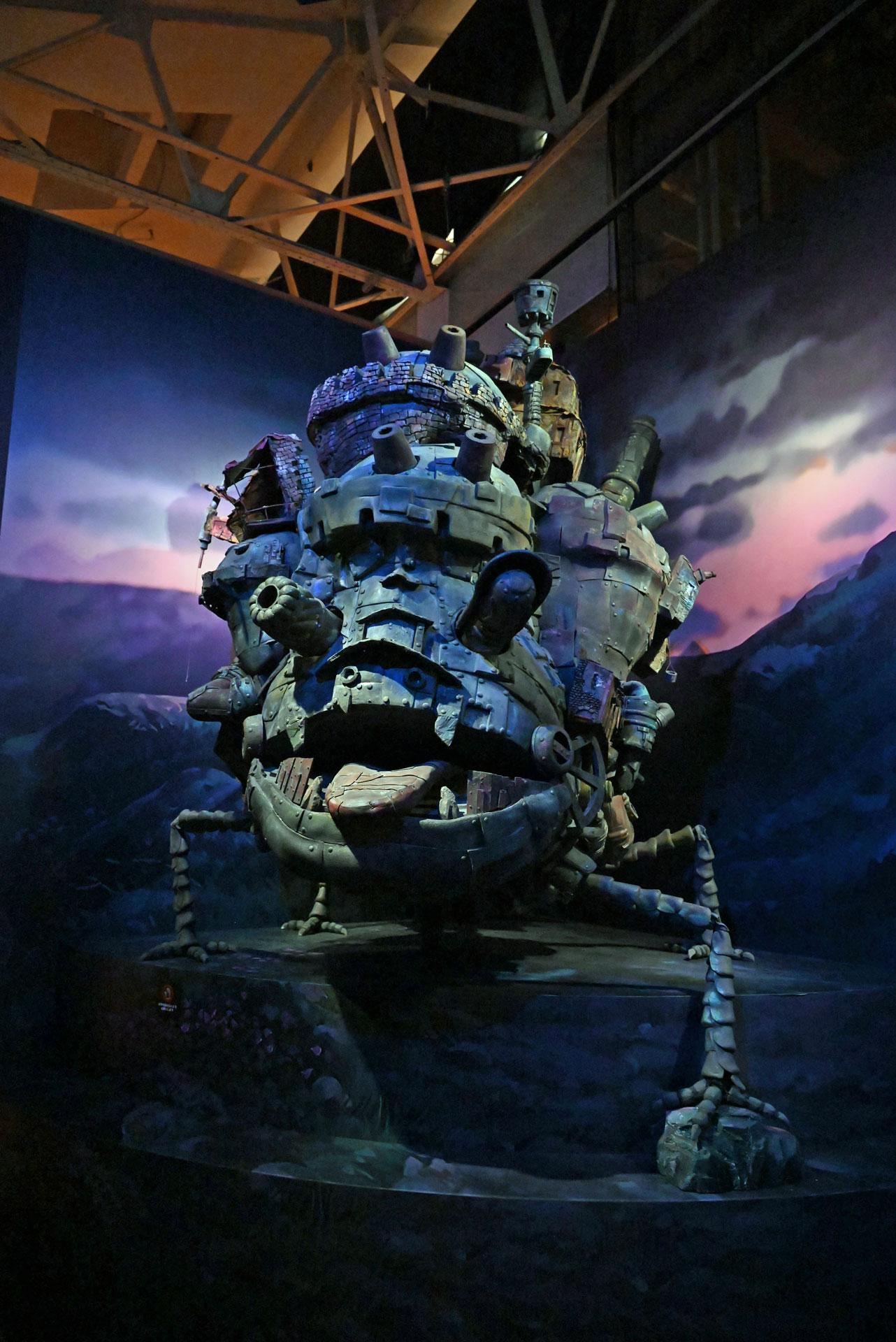 「ハウルの動く城」の城のオブジェは、テーマ曲に合わせて動き出す ©2004 Diana Wynne Jones/Hayao Miyazaki/Studio Ghibli, NDDMT