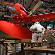 ジブリの世界が目の前に!「ジブリの立体造型物展」東京で開幕、真っ赤な飛行艇も登場