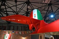 「紅の豚」の飛行艇「サボイアS-21」の翼 ©1992 Hayao Miyazaki/Studio Ghibli, NN