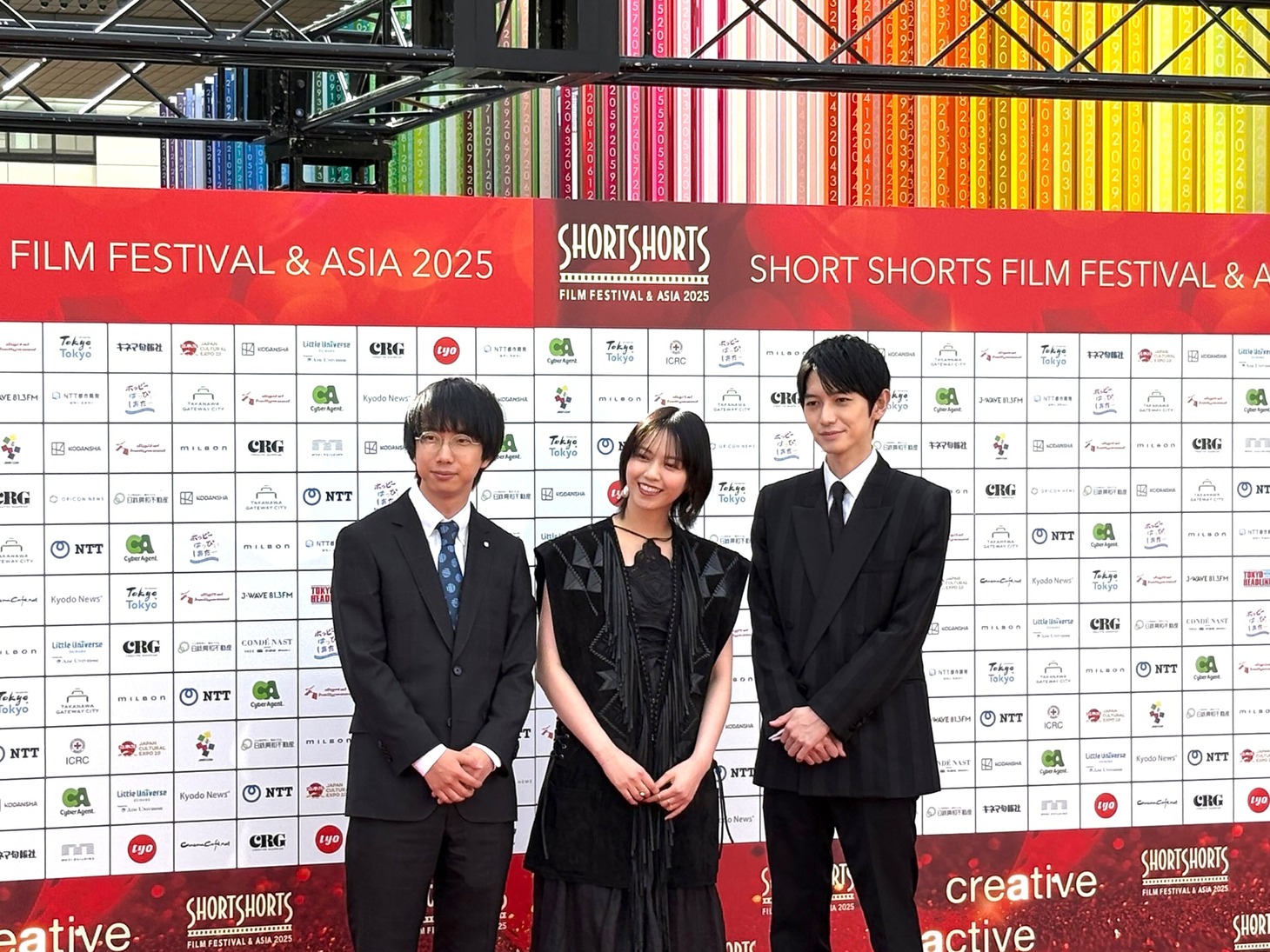 「インフルエンサーゴースト」より、（左から）西山将貴、西野七瀬、本郷奏多