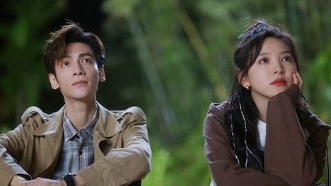 左からレオ・ロー（羅雲熙）演じるグー・ユンジョン、ジャン・ルオナン（章若楠）演じるスー・ウェイアン