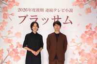 連続テレビ小説「ブラッサム」の主演を務める石橋静河（左）、脚本を手がける櫻井剛（右）