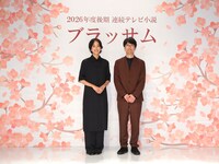 連続テレビ小説「ブラッサム」の主演を務める石橋静河（左）、脚本を手がける櫻井剛（右）