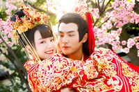 左からフー・イーシュエン（胡意旋）演じる米七七 / 丑清璃、チャン・スーファン（張思帆）演じる呂敖