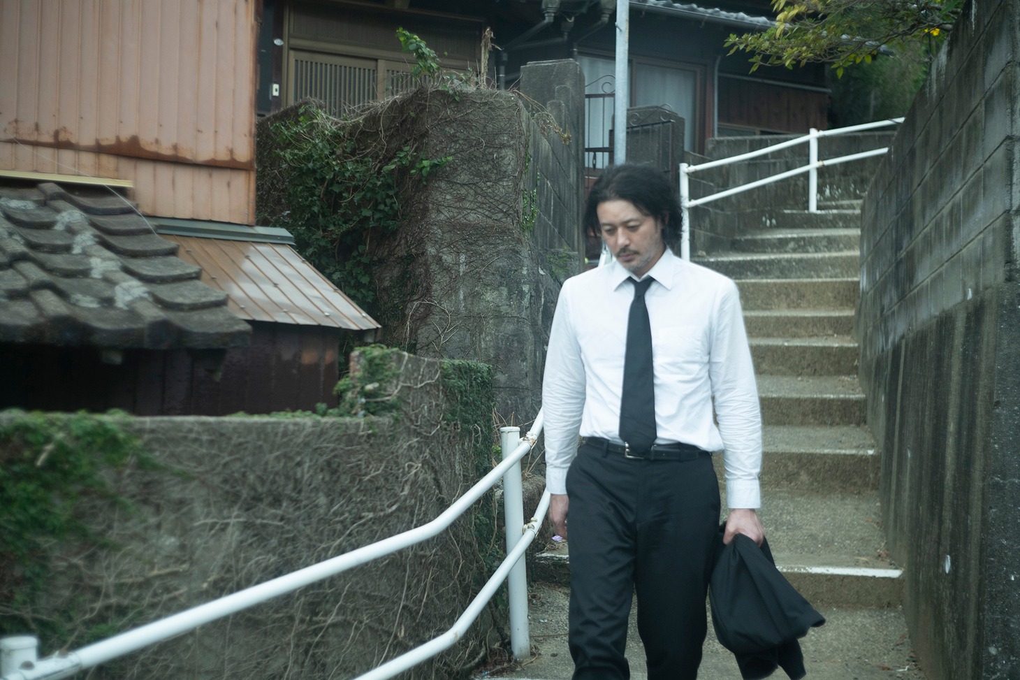 「夏の砂の上」新場面写真