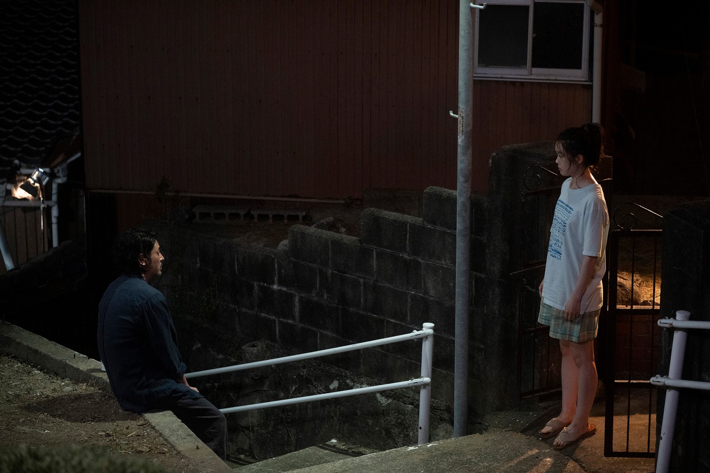 「夏の砂の上」新場面写真
