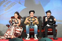 映画「F1／エフワン」“ぶっちぎれイベント”より、左からLiLiCo、森本慎太郎、森川智之