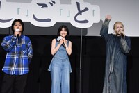 「好きな人いる？」と観客にアンケートを取り出すちゃんみな（右）