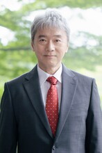 井原久役の尾美としのり