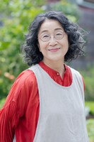 広津可乃子を演じる木野花