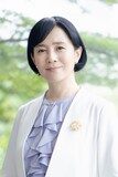 三宅夕子役の坂井真紀