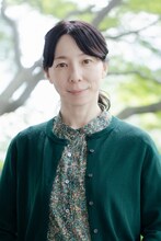 山田美郷役の平岩紙