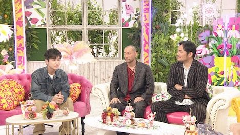 「超越ハピネス」より。左から岩田剛典、山根和馬、阿部亮平