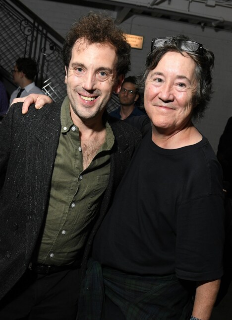 アーロン・シンバーグ(左)とクリスティーン・ヴェーコン(右)