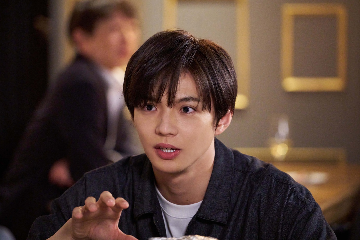 「恋愛禁止」第1話より、津坂慎也役の佐藤大樹