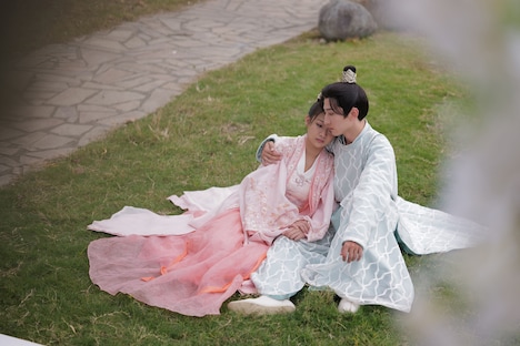 「秘録恋菓（ひろくれんか）～逃亡皇子の甘い約束～」　場面写真