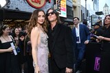 左からアナ・デ・アルマス、ノーマン・リーダス