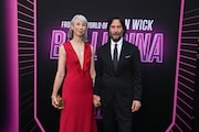 「バレリーナ:The World of John Wick」LAプレミアに参加したアレクサンドラ・グラント(左)、キアヌ・リーヴス(右)