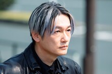 「DOPE 麻薬取締部特捜課」より、井浦新演じる謎の男ジウ