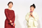 左から深川麻衣、室井滋