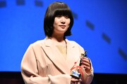 新人監督賞を受賞した山中瑶子