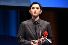 第34回日本映画批評家大賞の授賞式より、主演男優賞に輝いた吉沢亮