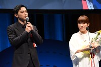 左から吉沢亮、呉美保