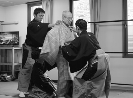 「六つの顔」場面写真