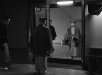 「六つの顔」場面写真