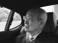 「六つの顔」場面写真