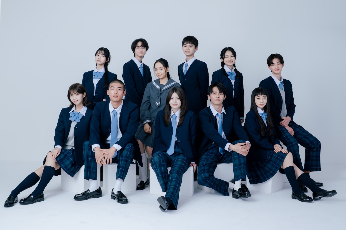 ドラマ「僕達はまだその星の校則を知らない」で濱ソラリス高校の生徒を演じる11名