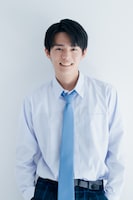 藤村省吾を演じる日向亘