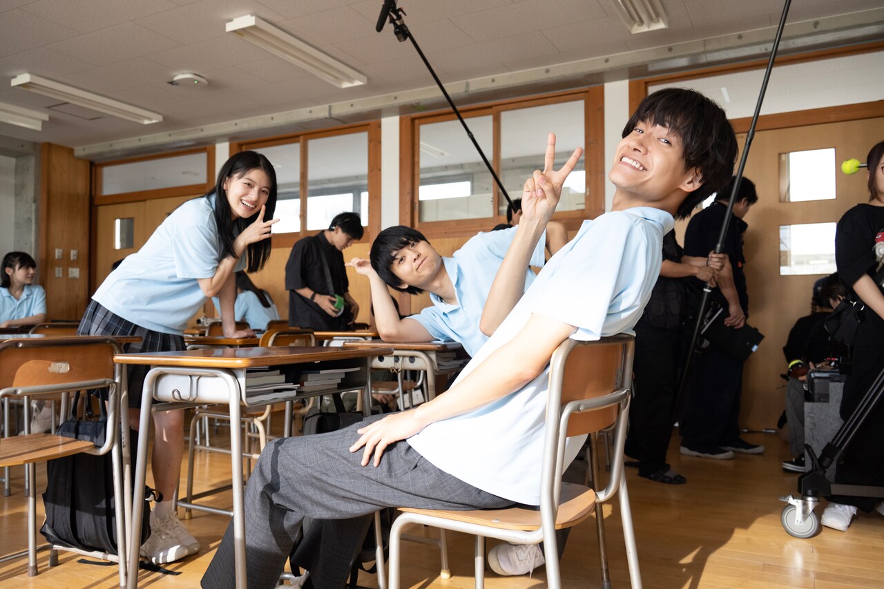 奥平大兼、出口夏希らが仲良く撮影『か「」く「」し「」ご「」と「』メイキング