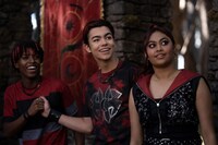 「ゾンビーズ4 バンパイアたちの夜明け」場面写真