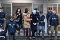 ドラマ「アマンダ ねじれた真実」場面写真