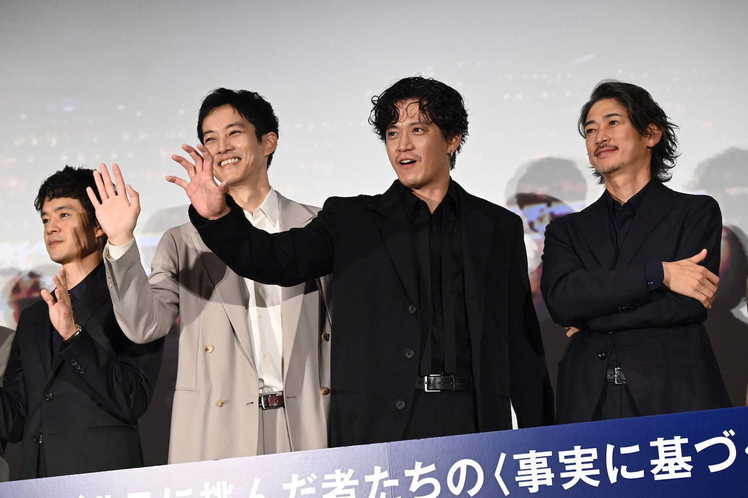 左から池松壮亮、松坂桃李、小栗旬、窪塚洋介