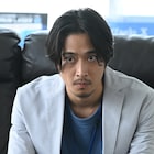 斎藤工の主演ドラマ「誘拐の日」で佐藤寛太が刑事役、江口洋介らとのオフショット到着